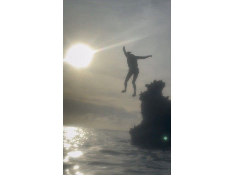 【宮古島/最安値】SUPで見る海ぽちゃサンセットツアー（記念写真プレゼント）の紹介画像