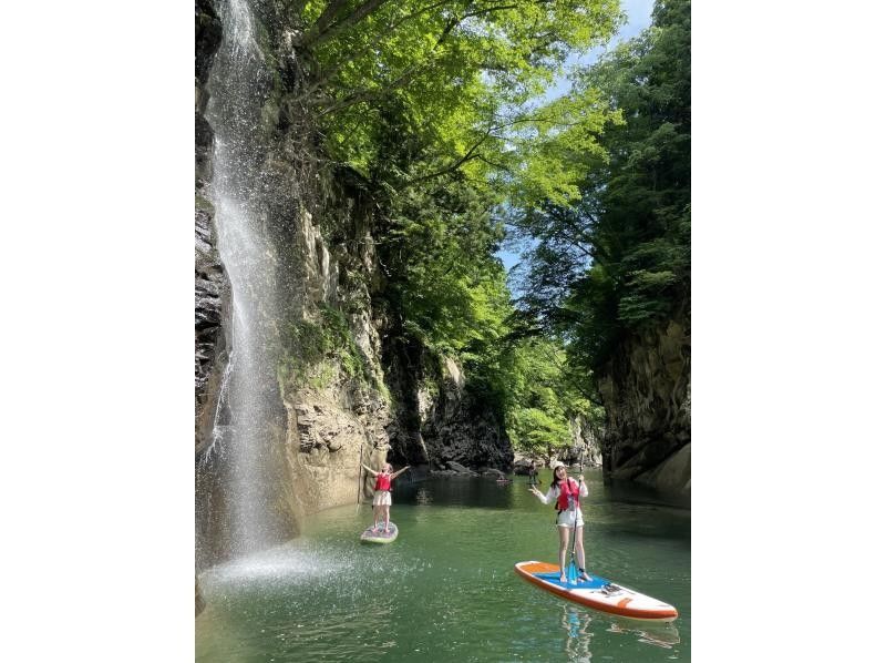 [宮城 / 仙台] 輕鬆的槳板之旅穿越峽谷和瀑布の紹介画像