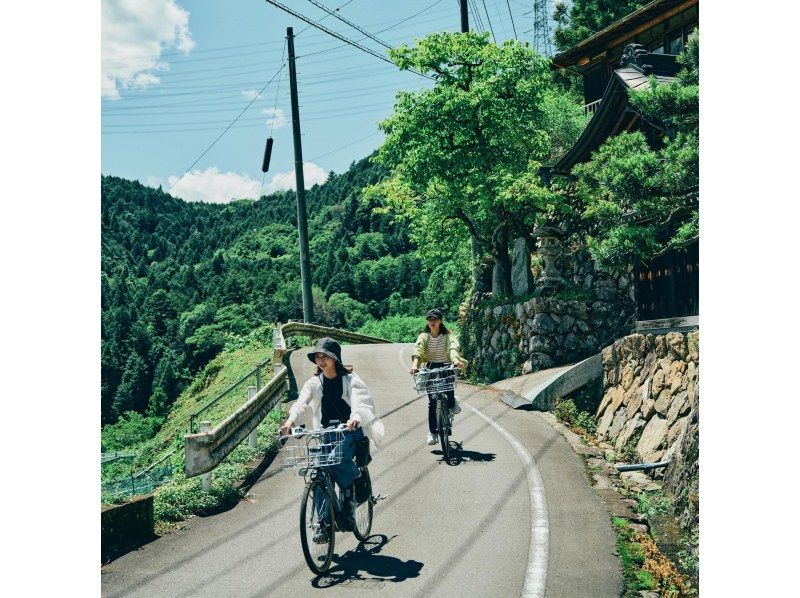 【東京・檜原村】「秋川渓谷」をサイクリングで満喫！レンタサイクルで 清流の水辺を巡ろうの紹介画像