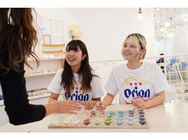 【沖縄・宮古島】天然石（さざれ石）やシェル、サンゴを使った「さざれ石ブレスレット」作り！の紹介画像
