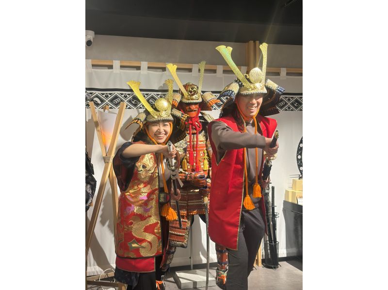 【東京・浅草】戦国時代にタイムスリップした感覚で寿司作り体験ができる！エンターテインメントレストラン/将軍コース（デザート付き）の紹介画像