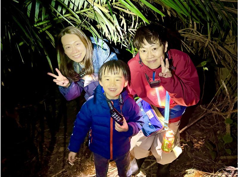 【子ども大興奮】家族で行く石垣ナイトジャングル大冒険★ヤシガニ探し&星空観察＆ホタル鑑賞/送迎無料/当日予約OKの紹介画像