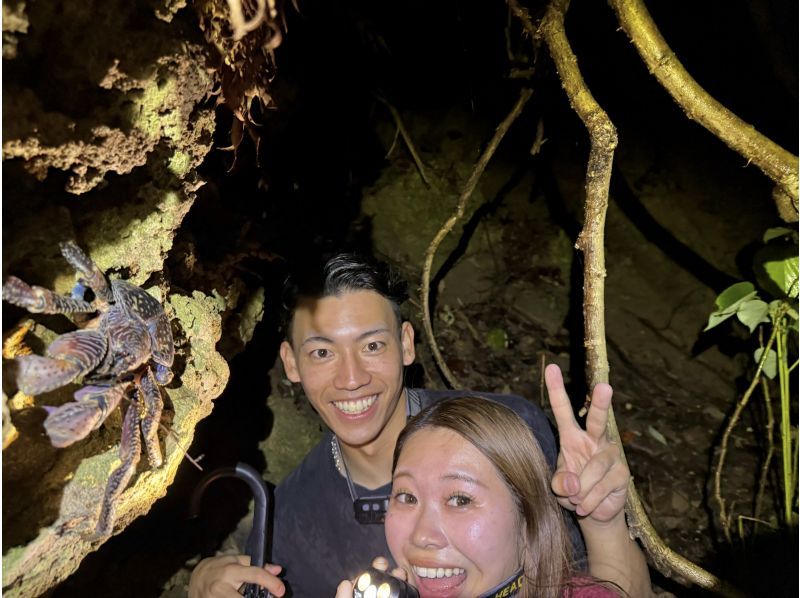 [เกาะอิชิงากิ | ผจญภัยในป่ายามค่ำคืน] ค้นหาปูมะพร้าวและชมท้องฟ้ายามค่ำคืนที่เต็มไปด้วยดวงดาว ★ กินกุ้งตั๊กแตนทันที ♪ ฮิตสุดๆ สำหรับครอบครัว! ⭐︎ทำได้แม้ในขณะฝนตก⭐︎の紹介画像