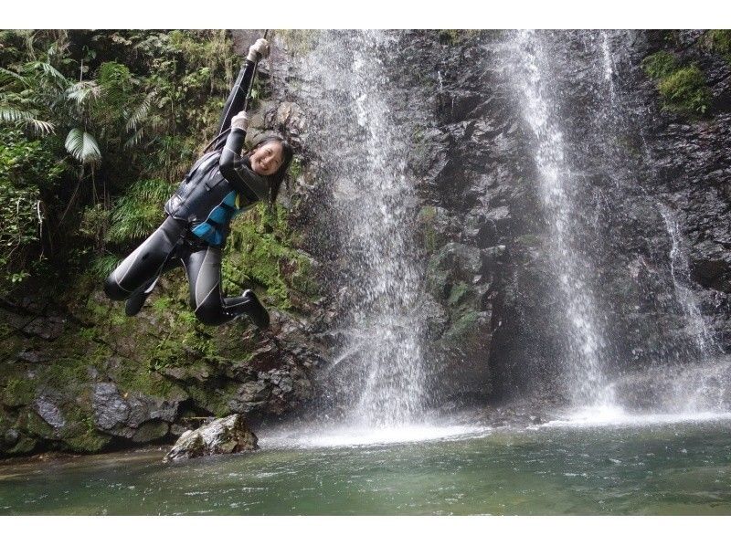 Canyoning/Shower Climbing/River Trekking Image Okinawa Nature Experience Yanbaru River Trekking