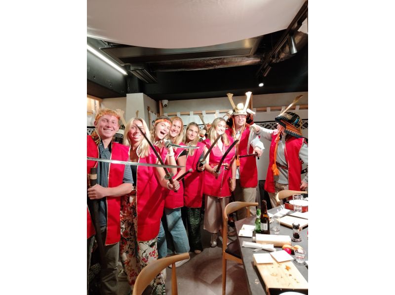 [Tokyo, Asakusa] Experience making sushi while feeling like you've traveled back in time to the Sengoku period! Entertainment restaurant/Shogun course (Japanese whiskey tasting)の紹介画像