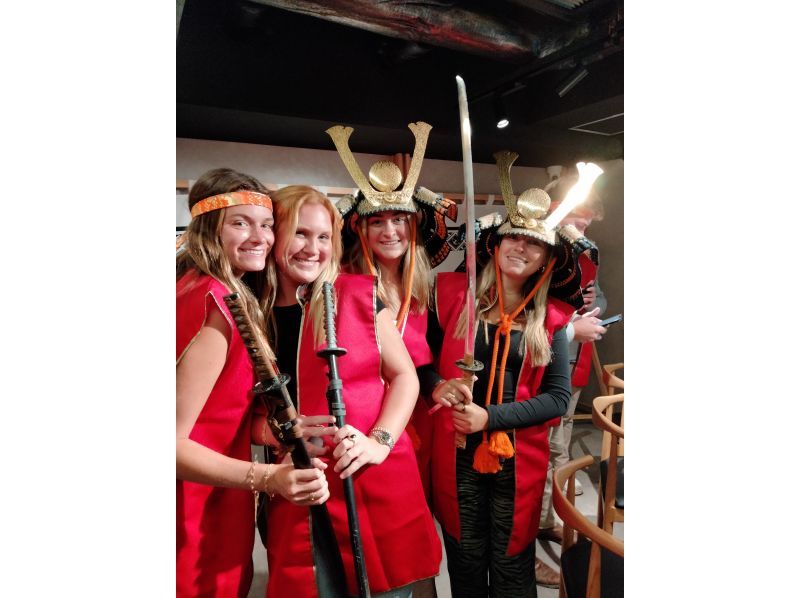 [Tokyo, Asakusa] Experience making sushi while feeling like you've traveled back in time to the Sengoku period! Entertainment restaurant/Shogun course (Japanese whiskey tasting)の紹介画像