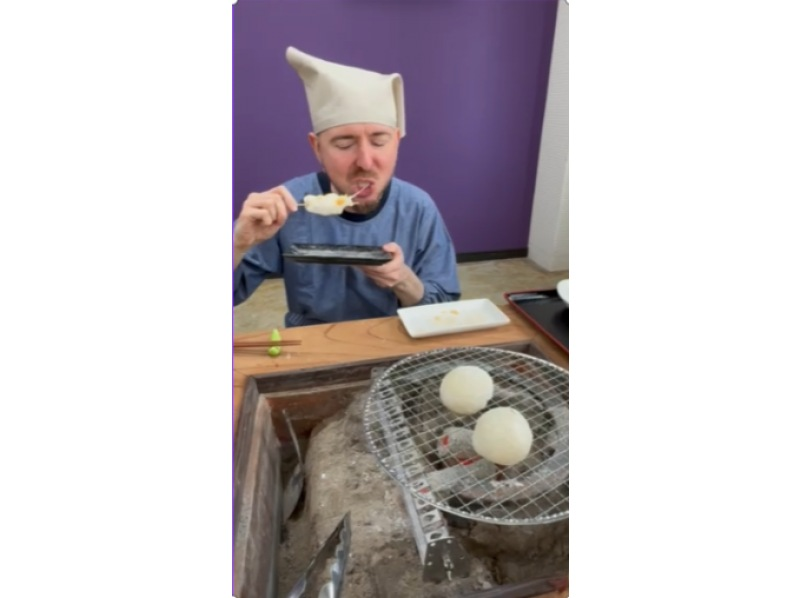 [兵库县姬路城附近]体验传统的日式捣麻糬！包括从 10 种酱料中选择 5 种配料以及租赁服装！穿上法被，一起做年糕吧！の紹介画像