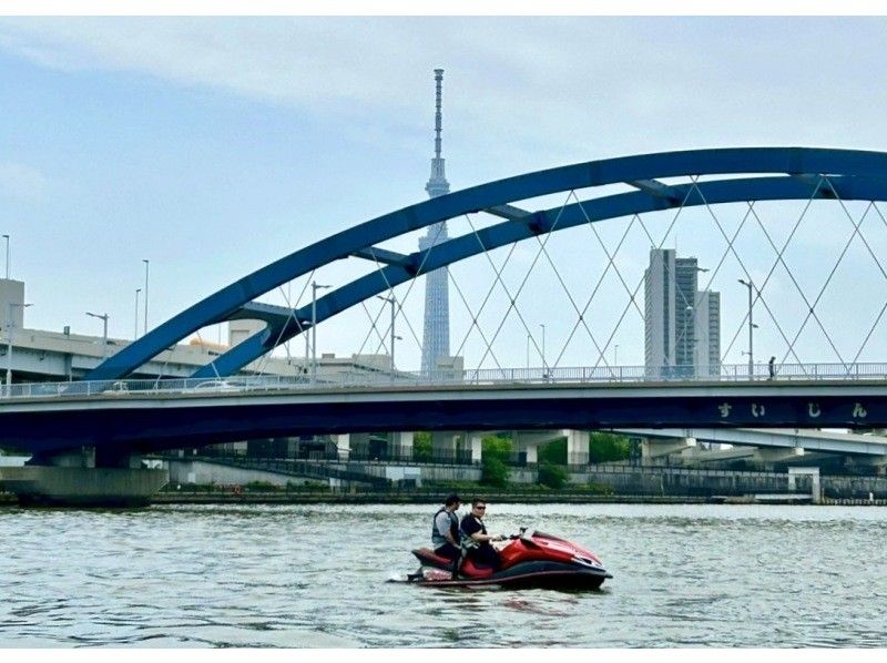 [Tokyo, Sumida River - Offshore Haneda Airport] Exhilarating MAX PWC!! Exhilarating touring on a jet ski! ★New Tokyo sightseeing tour★ Fun for families and couples!!の紹介画像
