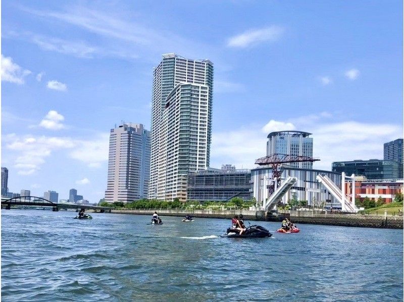 [Tokyo, off the coast of Haneda Airport] Exhilarating touring on a personal watercraft (PWC)! ~ Sightseeing in Tokyo from the river ~ Guaranteed to be photogenic ★の紹介画像