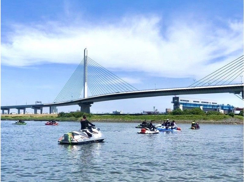 [Tokyo, Sumida River - Offshore Haneda Airport] Exhilarating MAX PWC!! Exhilarating touring on a jet ski! ★New Tokyo sightseeing tour★ Fun for families and couples!!の紹介画像