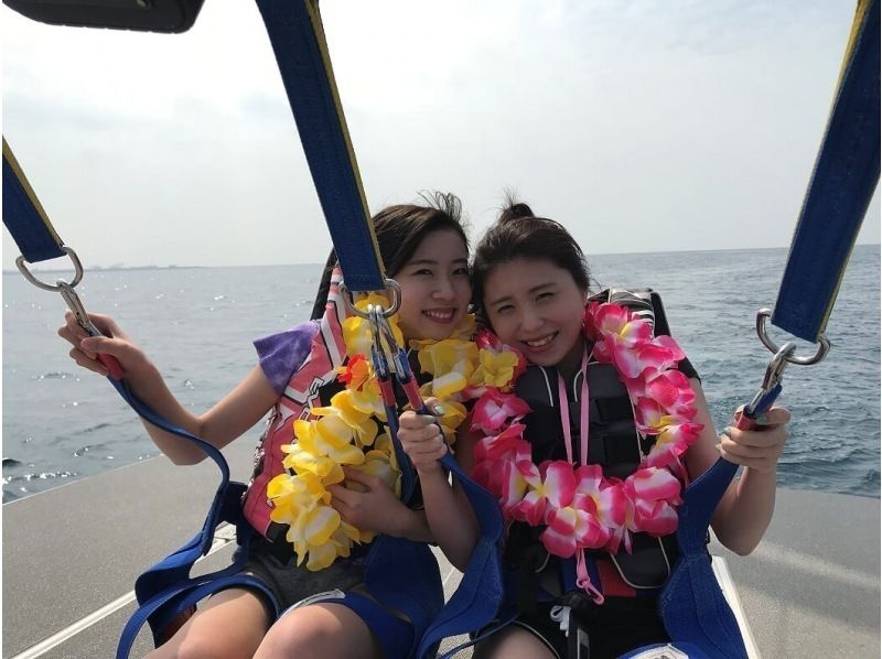 [Complete the 3 major activities◇1500 yen discount] Blue Cave Snorkeling & Parasailing & Thrilling Banana Boatの紹介画像