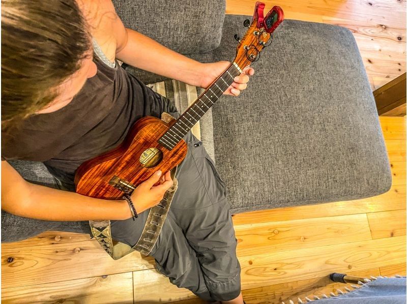 Ocean-View Music Class in Beppu: Ukulele, Guitar, Handpan+Onsenの紹介画像