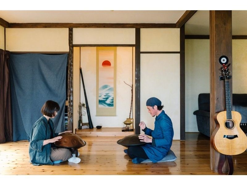 Ocean-View Music Class in Beppu: Ukulele, Guitar, Handpan+Onsenの紹介画像