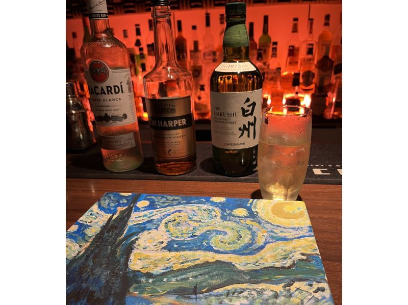 【東京・学芸大学駅】BARでお酒を飲みながらお話しながらキャンバスに絵を描く2h体験！手ぶらでOK！の紹介画像
