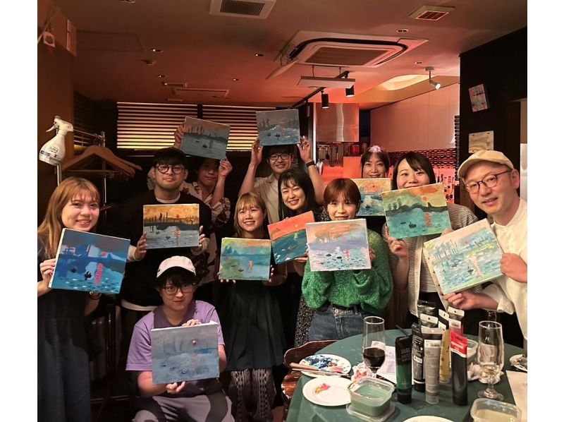 【東京・学芸大学駅】BARでお酒を飲みながらお話しながらキャンバスに絵を描く2h体験！手ぶらでOK！の紹介画像