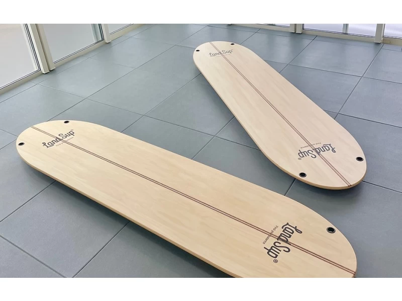 [Kanagawa/Shonan] <World's first, originated in Chigasaki> A new type of beach activity experience! Board fitness. A surreal experience on a rocking board!の紹介画像