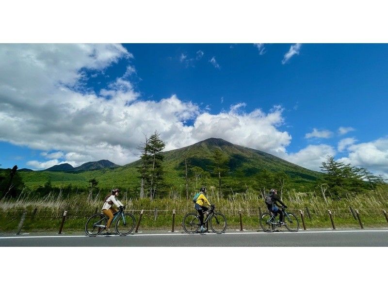 [Tochigi, Nikko] Lake Chuzenji Forest Ride 1 Day ~Beginners welcome! Cycling tour of Oku-Nikko lakes and forests on an e-bike~の紹介画像