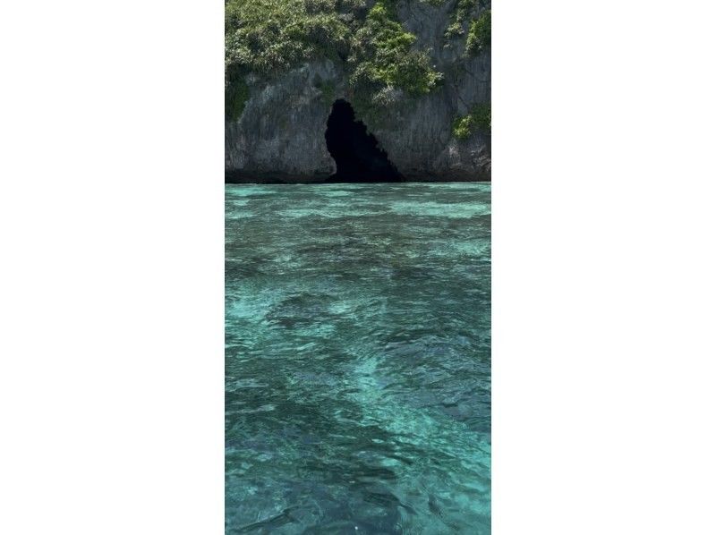 【沖縄・宮古島】インストラクターと行く青の洞窟&三角点 宮古ブルーの海を満喫！の紹介画像