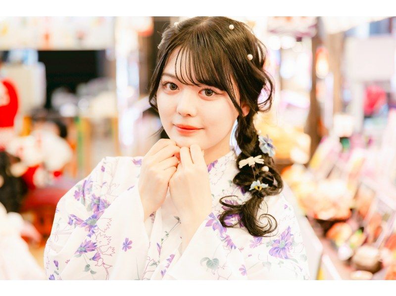 【大阪、难波、道顿堀】“12/13” 载歌载舞，品尝美食，体验节日氛围！盂兰盆舞和民歌现场表演の紹介画像