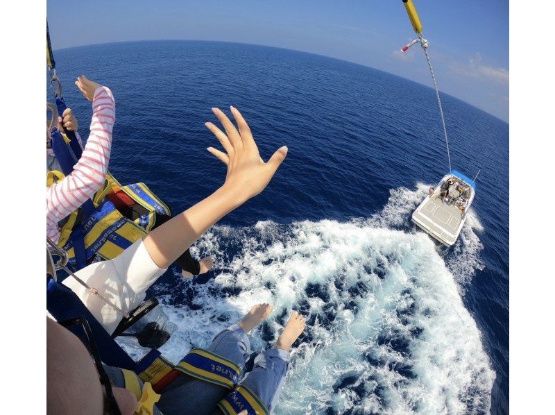 [Northern Okinawa] Parasailing experience with a rope length of 200m and a height of 50m! Enjoy the spectacular view of the northern part of Okinawa from above! Photos taken will be given away for free!の紹介画像