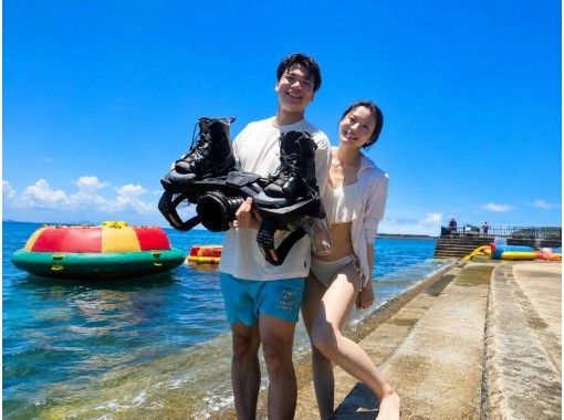 【沖縄・宜野湾】水圧で空を飛ぶ!新感覚のフライボード体験 【沖縄・宜野湾】水圧で空を飛ぶ!新感覚のフライボード体験