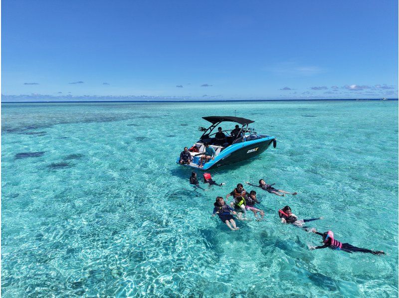 【宮古島｜完全貸切】ラグジュアリーボートチャーター 海を贅沢に遊び尽くすプライベートクルーズの紹介画像