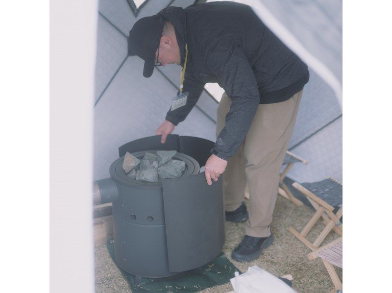 [Akita, Yokote] <Mobile tent sauna> In the middle of a field! On a snowy plain! On a riverbank! At a campsite! In your garden! We'll bring the tent sauna to your desired location!の紹介画像