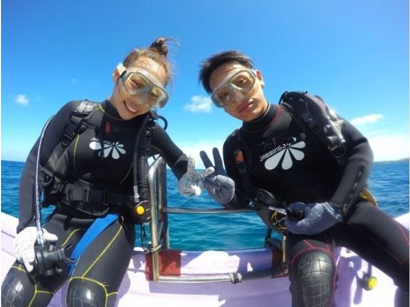 【沖縄・本島 瀬底島・水納島】体験ダイビング ウミガメに高確率で出会える!? 3時間の贅沢トリップ♪の紹介画像