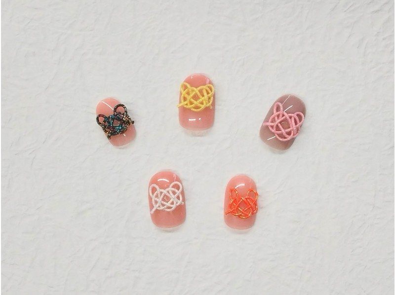 [Kyoto, Shijo Omiya] ★Let's tie traditional Mizuhiki to nail tips and add a Japanese-style decoration☆Special discount for May and June for new plans♪の紹介画像