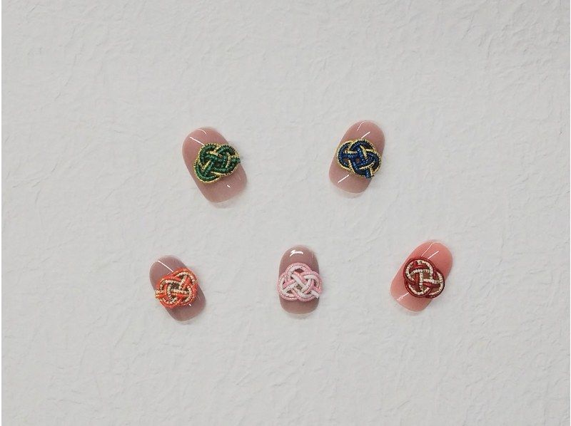 [Kyoto, Shijo Omiya] ★Let's tie traditional Mizuhiki to nail tips and add a Japanese-style decoration☆Special discount for May and June for new plans♪の紹介画像