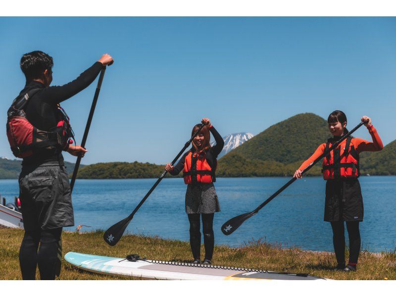 【北海道・洞爺湖】息を飲む絶景の中でゆったりサップ体験・写真は無料プレゼント付♪・初心者大歓迎の紹介画像