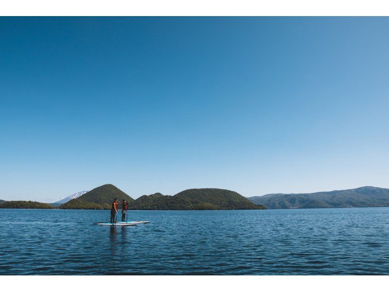 【北海道・洞爺湖】息を飲む絶景の中でゆったりサップ体験・写真は無料プレゼント付♪・初心者大歓迎の紹介画像