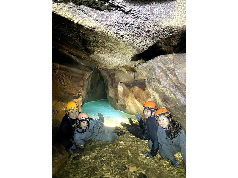 [Fukuoka/Kitakyushu] Hiraodai Cave Exploration (caving) Mysterious underground lake tourの紹介画像