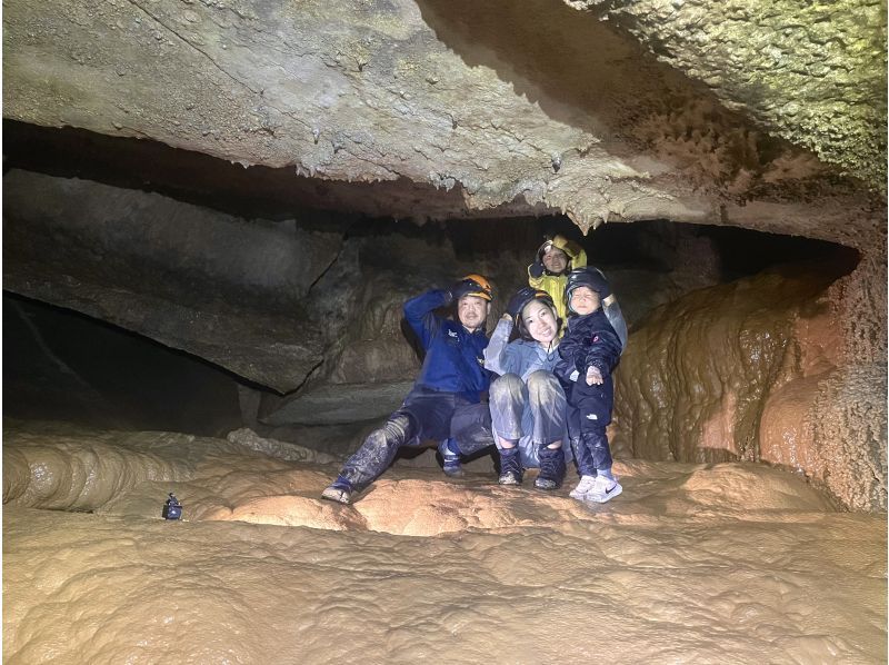 [Fukuoka/Kitakyushu] Hiraodai Cave Exploration (caving) Mysterious underground lake tourの紹介画像