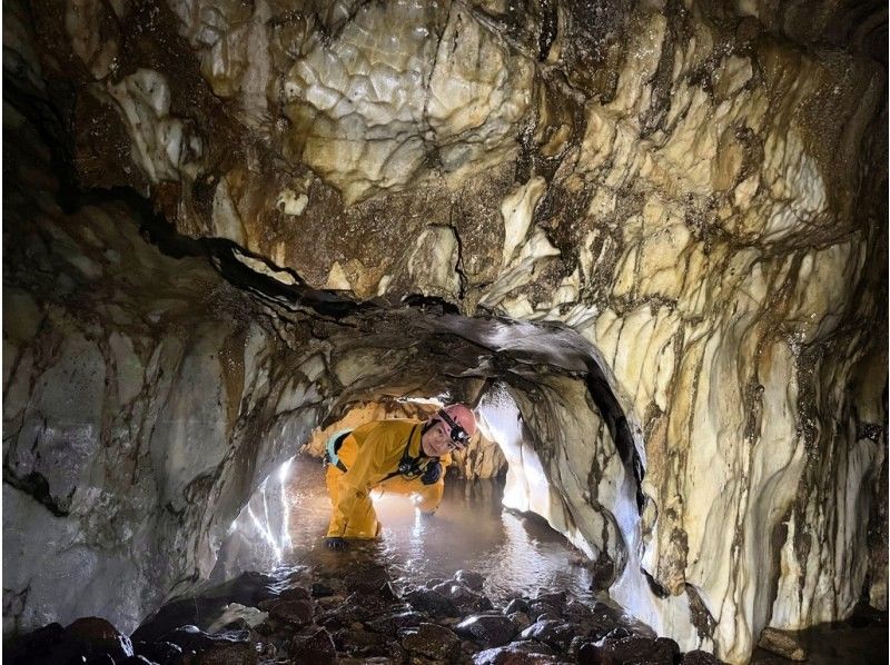 [Fukuoka/Kitakyushu] Hiraodai Cave Exploration (caving) Mysterious underground lake tourの紹介画像