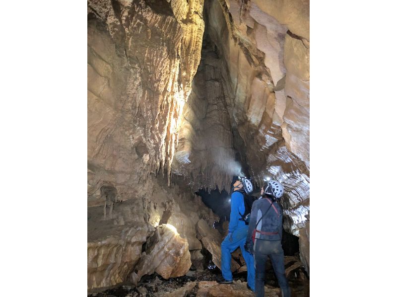 [Fukuoka/Kitakyushu] Hiraodai Cave Exploration (caving) Mysterious underground lake tourの紹介画像
