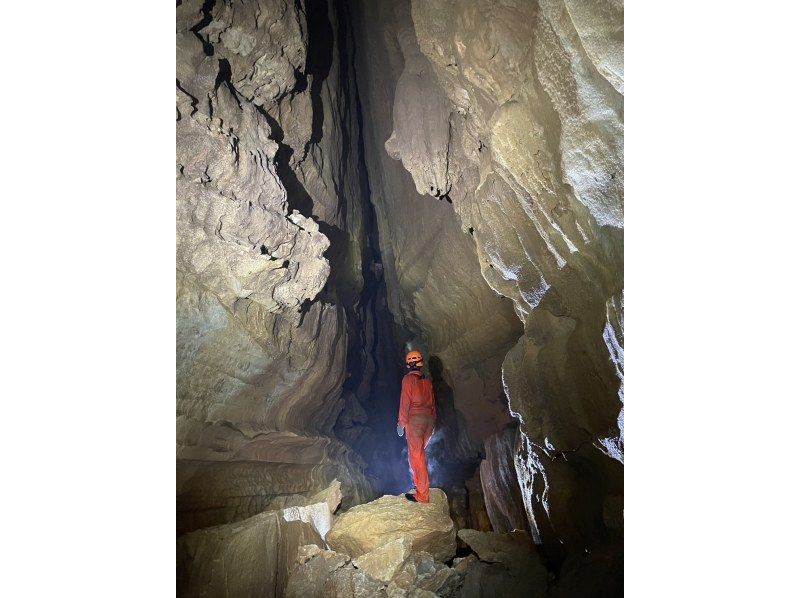 [Fukuoka/Kitakyushu] Hiraodai Cave Exploration (caving) Mysterious underground lake tourの紹介画像