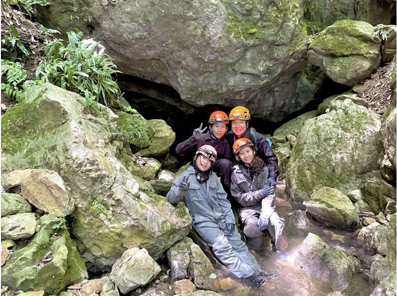 [Fukuoka/Kitakyushu] Hiraodai Cave Exploration (caving) Mysterious underground lake tourの紹介画像
