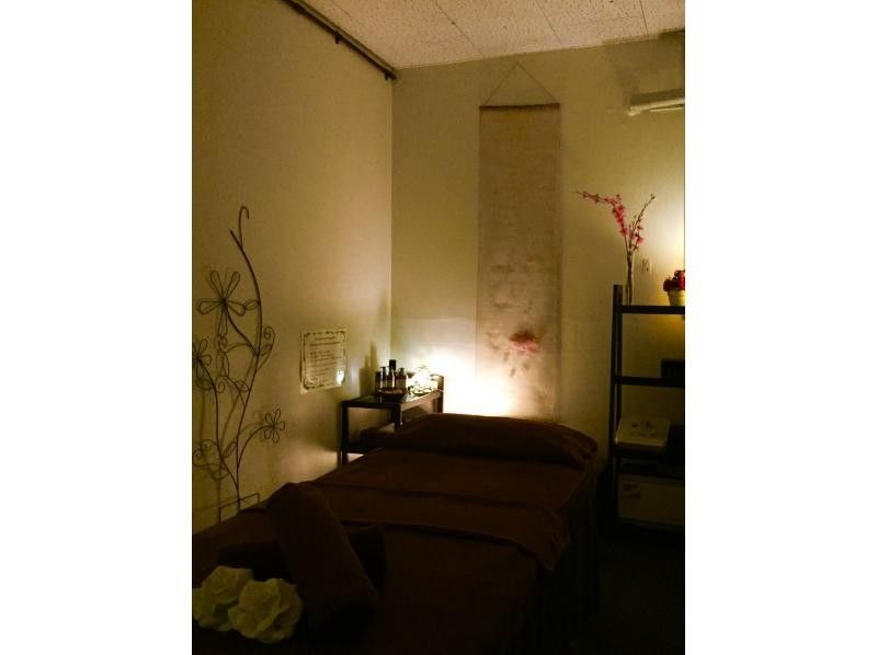 [Chatan, Okinawa] Couples welcome! Ryukyu facial & foot massage 120 minutes | Relax your body and mind with the ancient muddy mud and deep sea water *Photo shoot includedの紹介画像