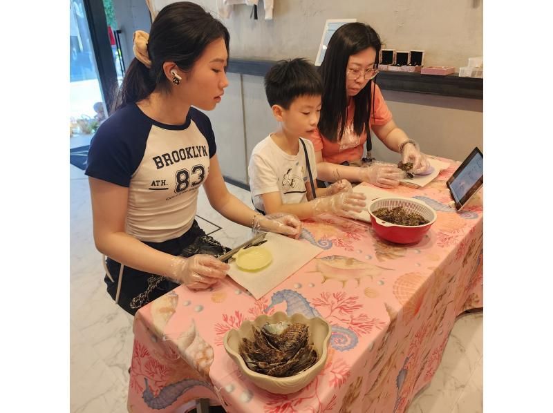 [Okinawa, Miyakojima] A first for Miyakojima! Experience extracting real pearls from Akoya oysters. Come empty-handed!の紹介画像