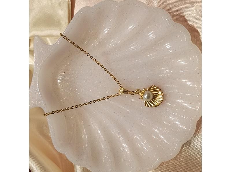 [Okinawa, Miyakojima] A first for Miyakojima! Experience extracting real pearls from Akoya oysters. Come empty-handed!の紹介画像