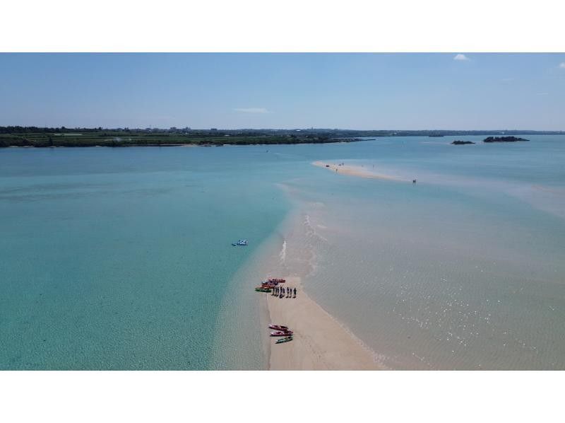 [Okinawa Miyakojima] Uni Beach Landing Cruise (Enjoy a luxurious, luxurious trip on a resort boat) Toilet, air conditioning, a bed on the bow, and even a drone for high-spec photographyの紹介画像