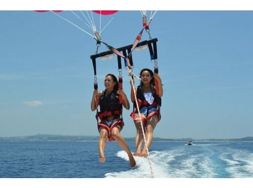 【沖縄・糸満・南部】パラセーリング体験|サザンビーチリゾートホテル向かいbibiビーチ|糸満フィッシャリーナからエントリー|17時コース 【沖縄・糸満・南部】パラセーリング体験|サザンビーチリゾートホテル向かいbibiビーチ|糸満フィッシャリーナからエントリー|17時コース