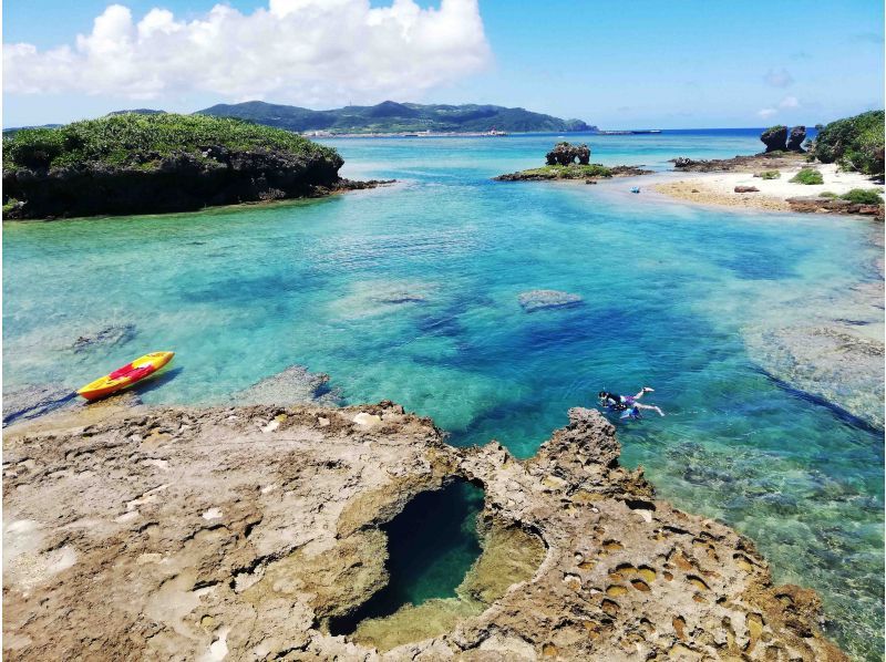 【沖縄・久米島】【ファミリー限定・完全貸切】カヤック&シュノーケリング(初心者·お子様連れもOK(0歳～)［現地集合プラン］の紹介画像