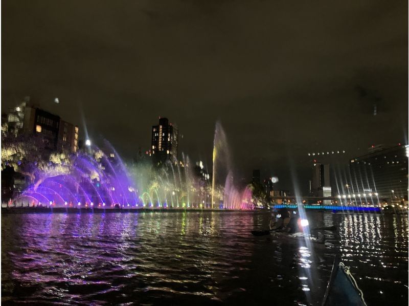水の都大阪ナイトカヤックツアー　2025年限定　夜景＆Osakaリバーファンタジー光と水のエンターテイメントショー　一組限定の紹介画像