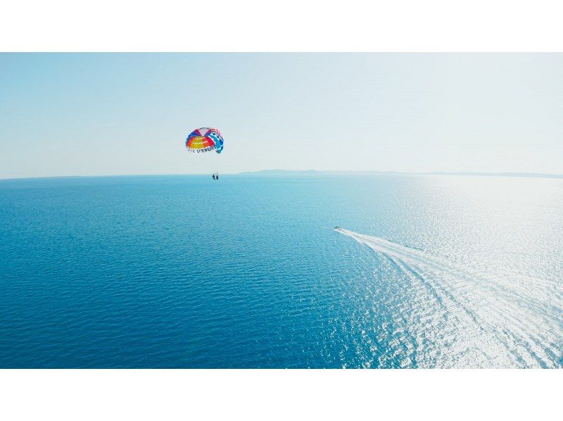 [Around Tsuken Island, Okinawa] Unlimited parasailing! A plan for a whole trip!の紹介画像