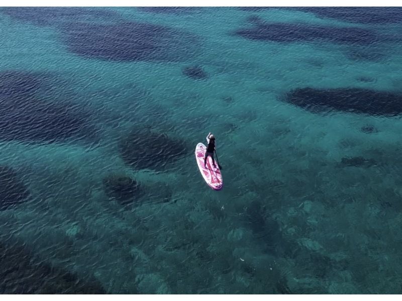 【1人旅・1人参加限定・送迎付き・完全貸し切りお一人様限定マンツーマンツアー・ドローン撮影あり】⭐️70歳以上も可能⭐️大人気SUPツアー！の紹介画像