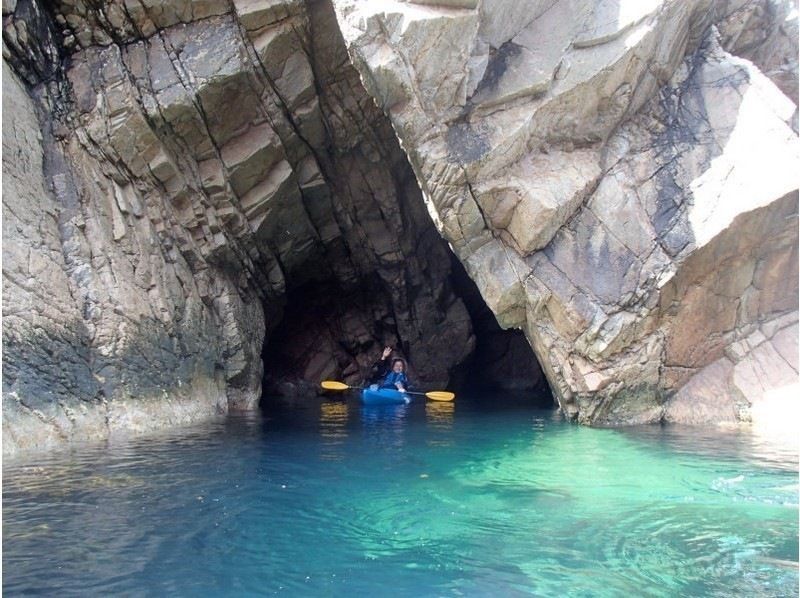 [Tottori/Uradome Coast] Enjoy the Geopark easily! ★Sea Kayaking Experience★ Copyの紹介画像