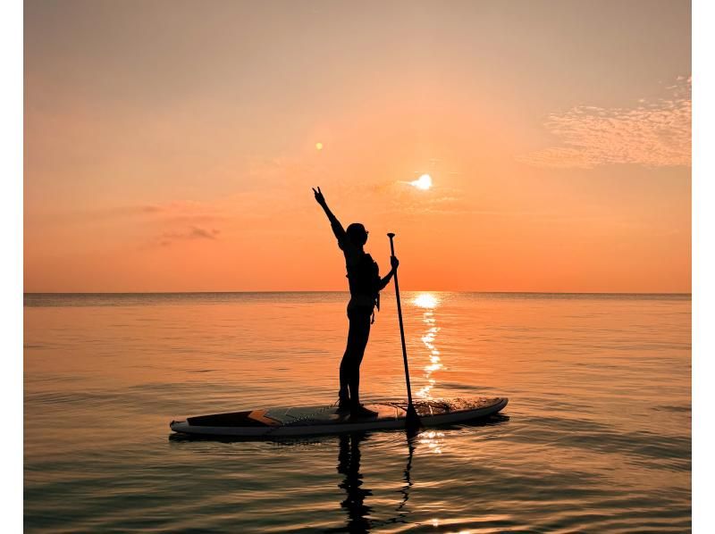 【沖縄・宮古島】《サンセットサップ》心癒される夕焼けを眺めながらSUPでクルージング！の紹介画像