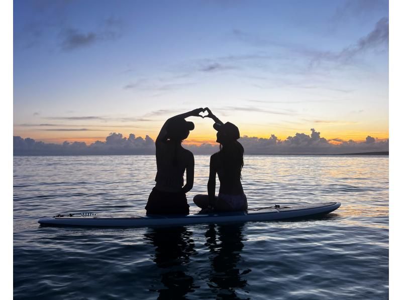 【沖縄・宮古島】《サンセットサップ》心癒される夕焼けを眺めながらSUPでクルージング！の紹介画像